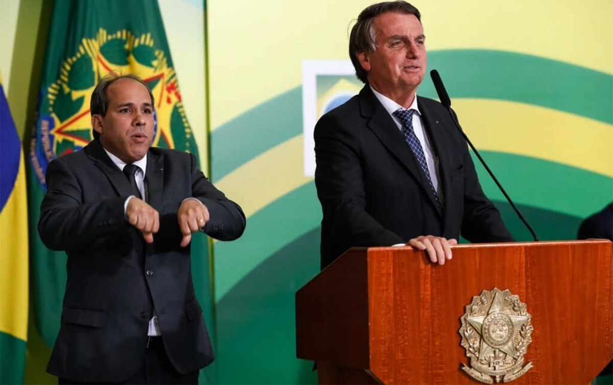 Pacote de 'simplificação trabalhista' do governo é recebido com cautela